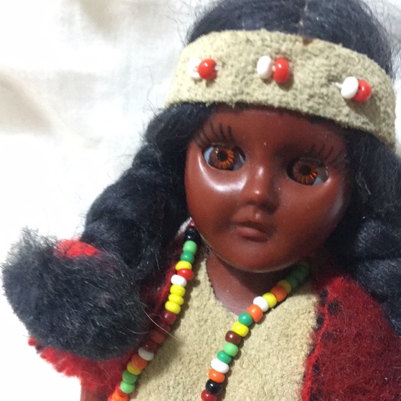 Cutest Carlson doll. Indian princess with papoose. Amazing detail and quality - Picture 14 of 16